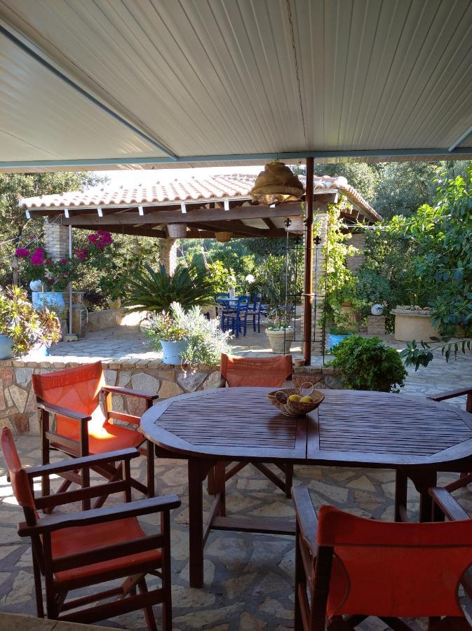 Mila LA villa Kastron  Luaran gambar