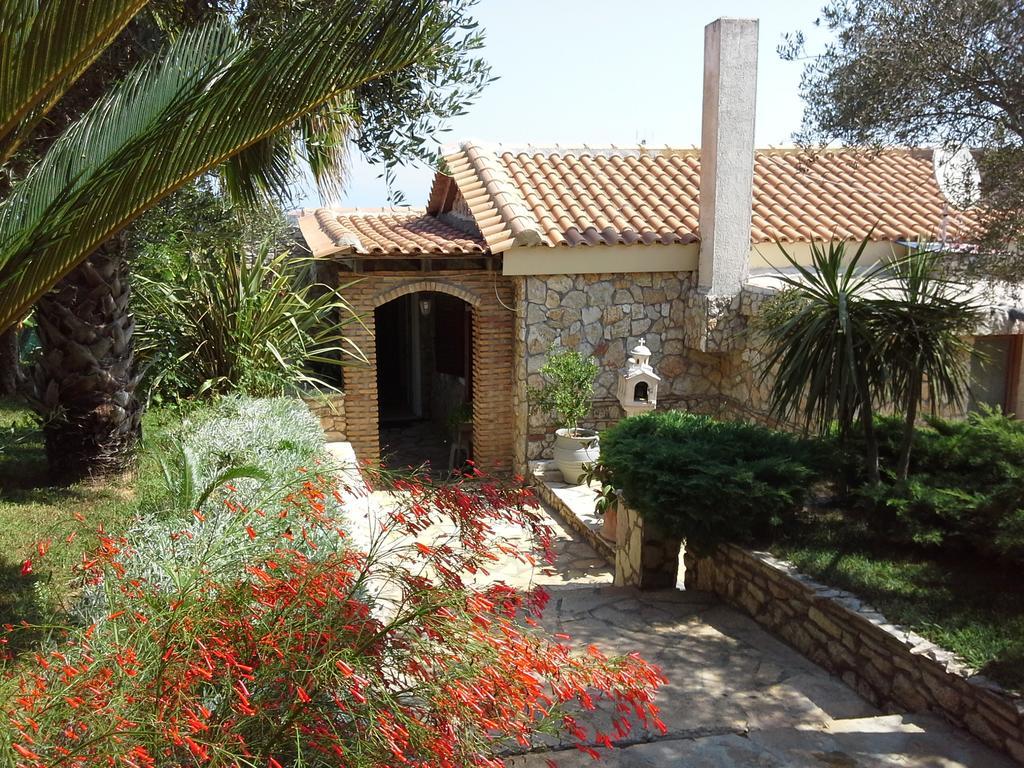 Mila LA villa Kastron  Luaran gambar